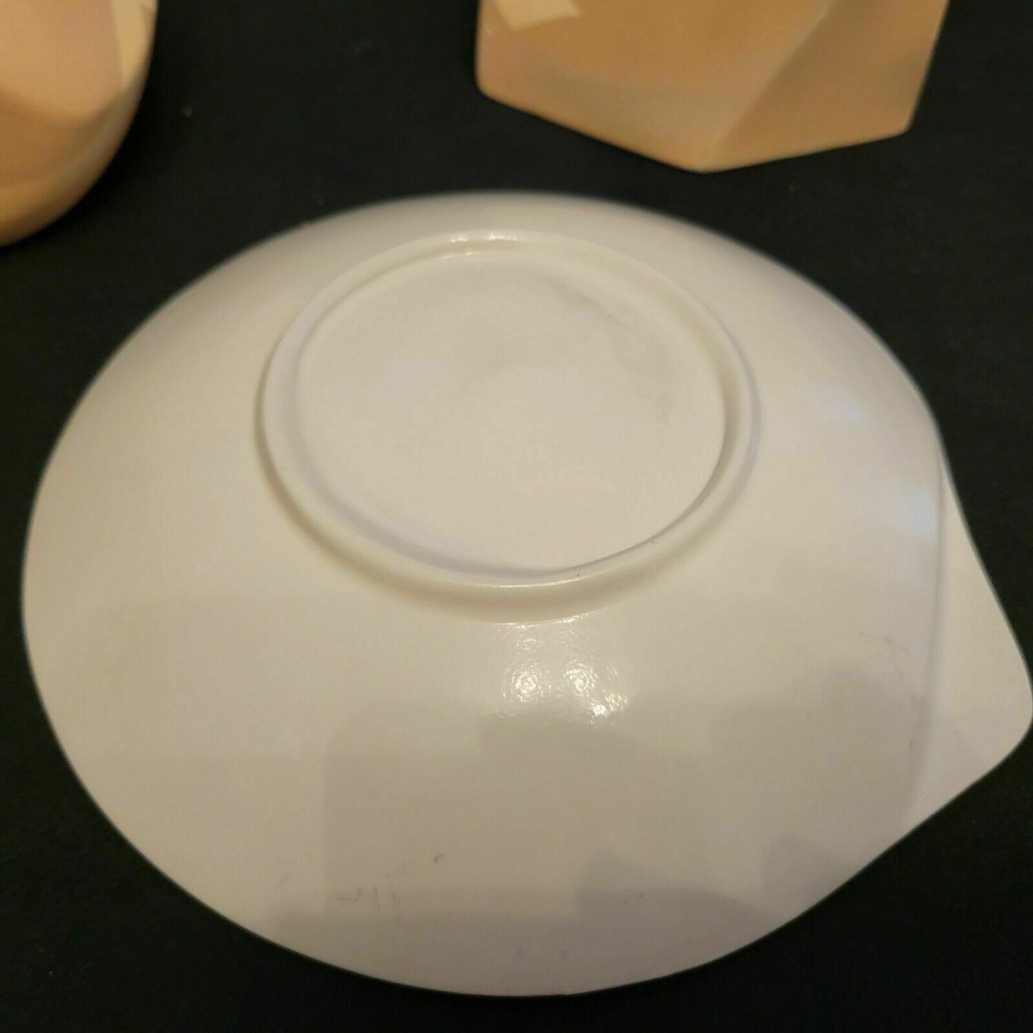 3 pieces in contemporary modernist ceramic Elaine Dick