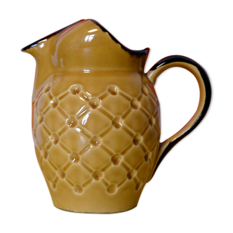 Vintage dabbling pitcher