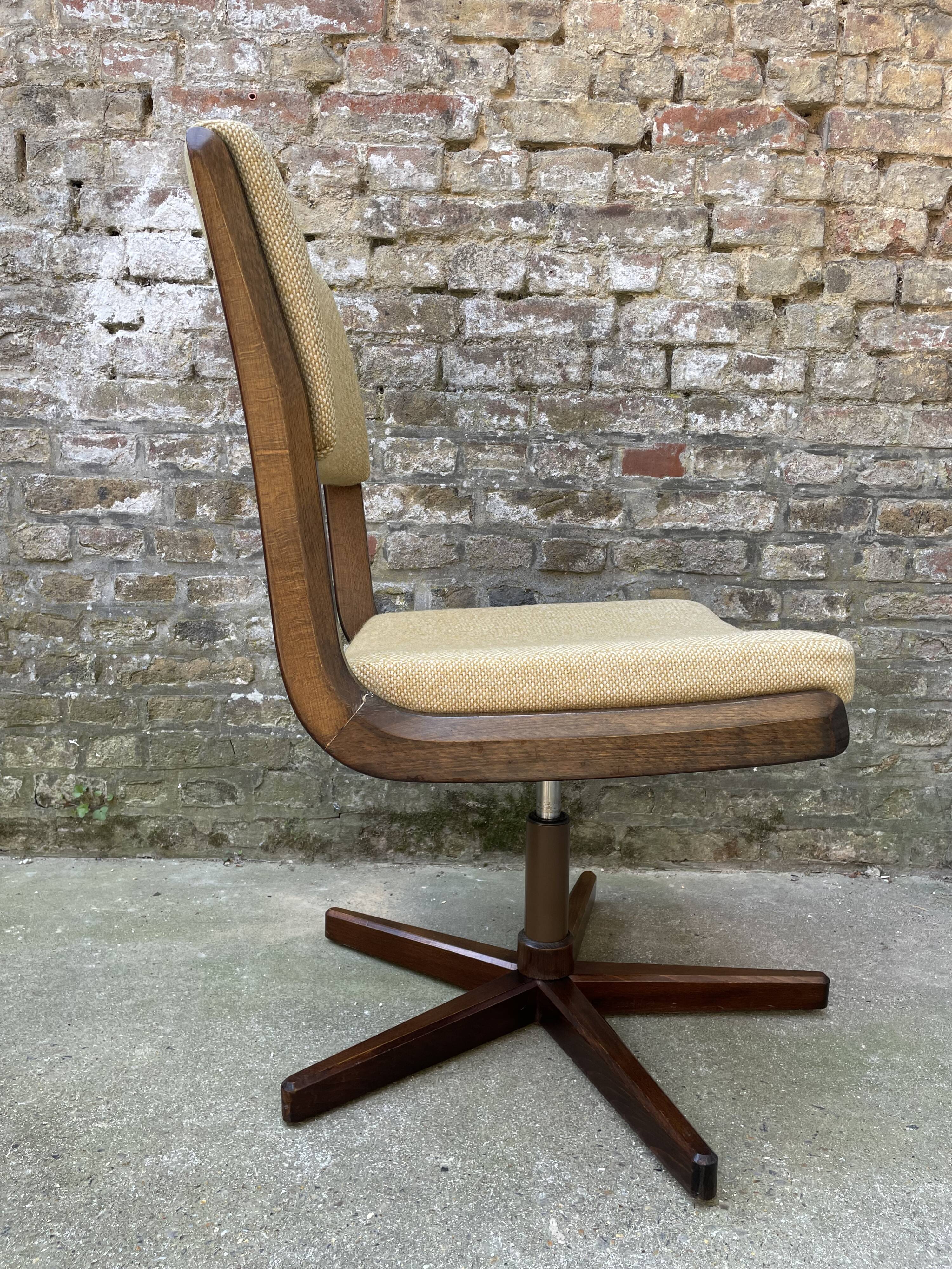 Scandinavian style swivel office chair