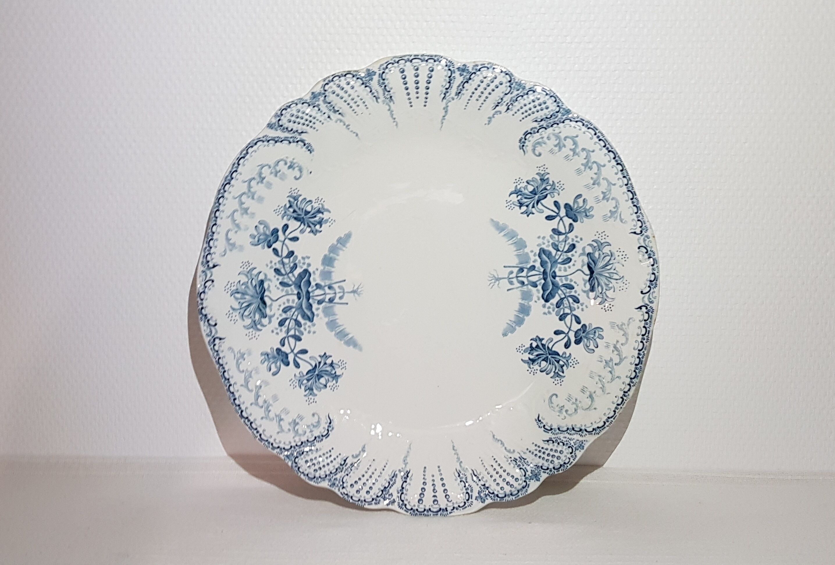 Earthenware dish of St Amand and Hamage North Regency model, iron earth