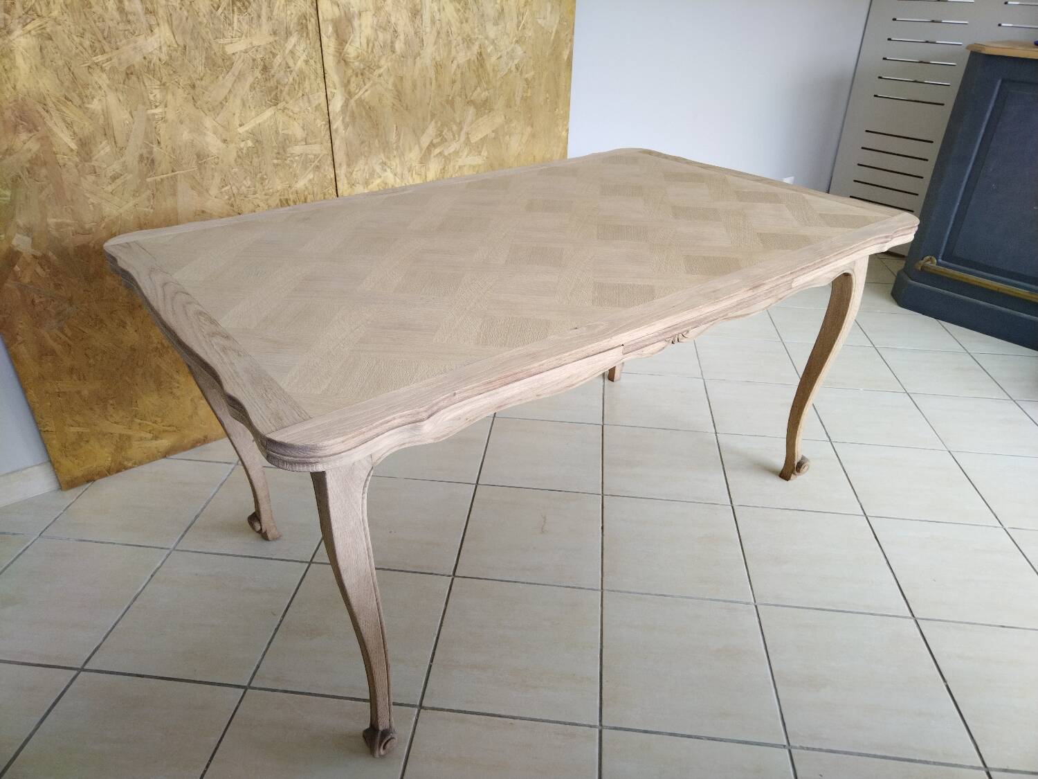 Renovated solid oak extendable table
