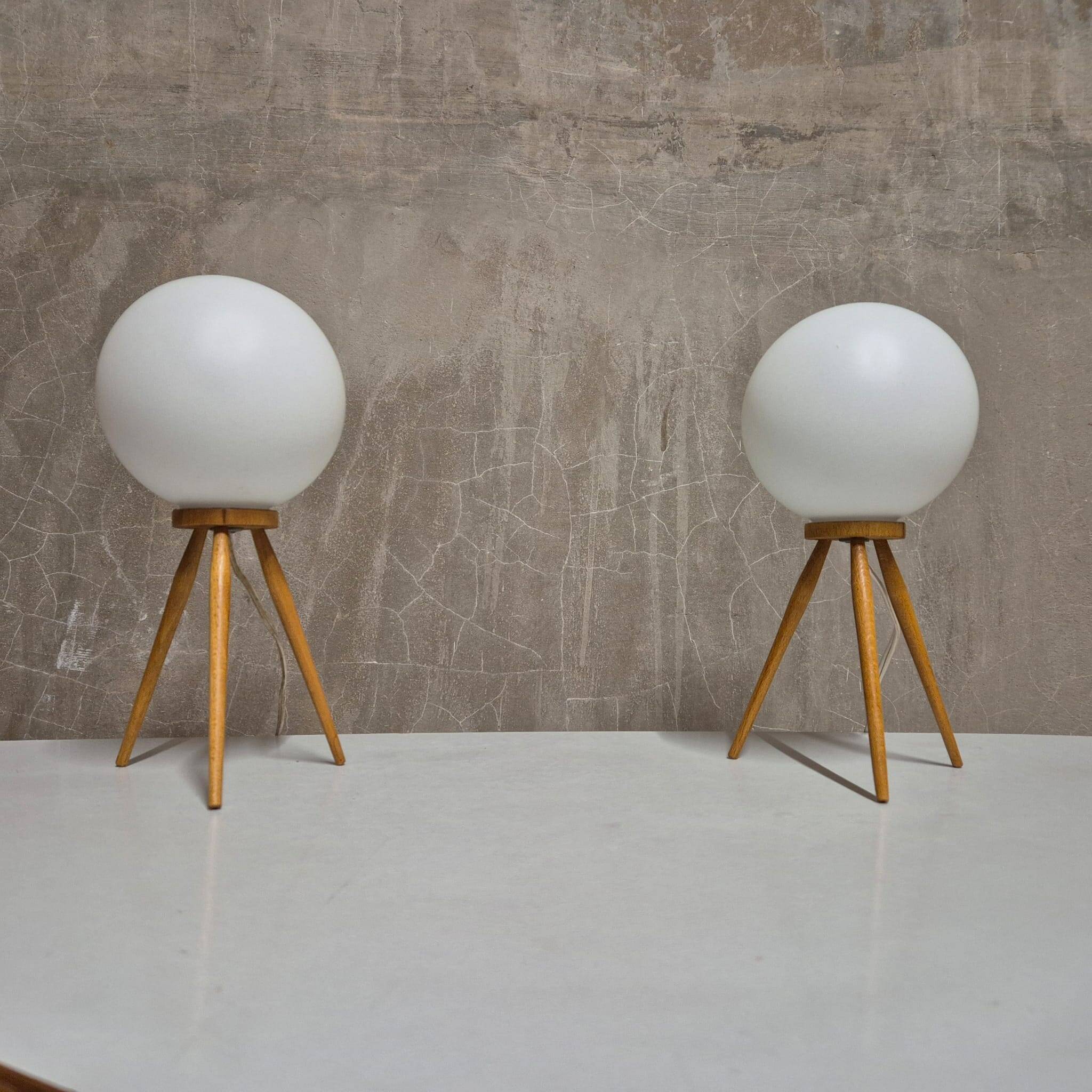 Mid-Century Tripod Table Lamp, ÚĽUV, 1960s, Czechoslovakia