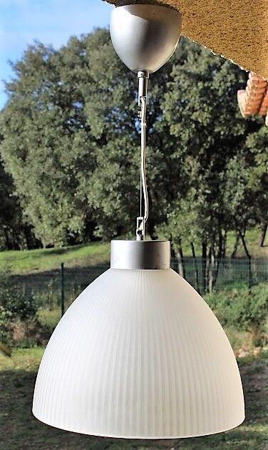 Industrial glass and metal suspension