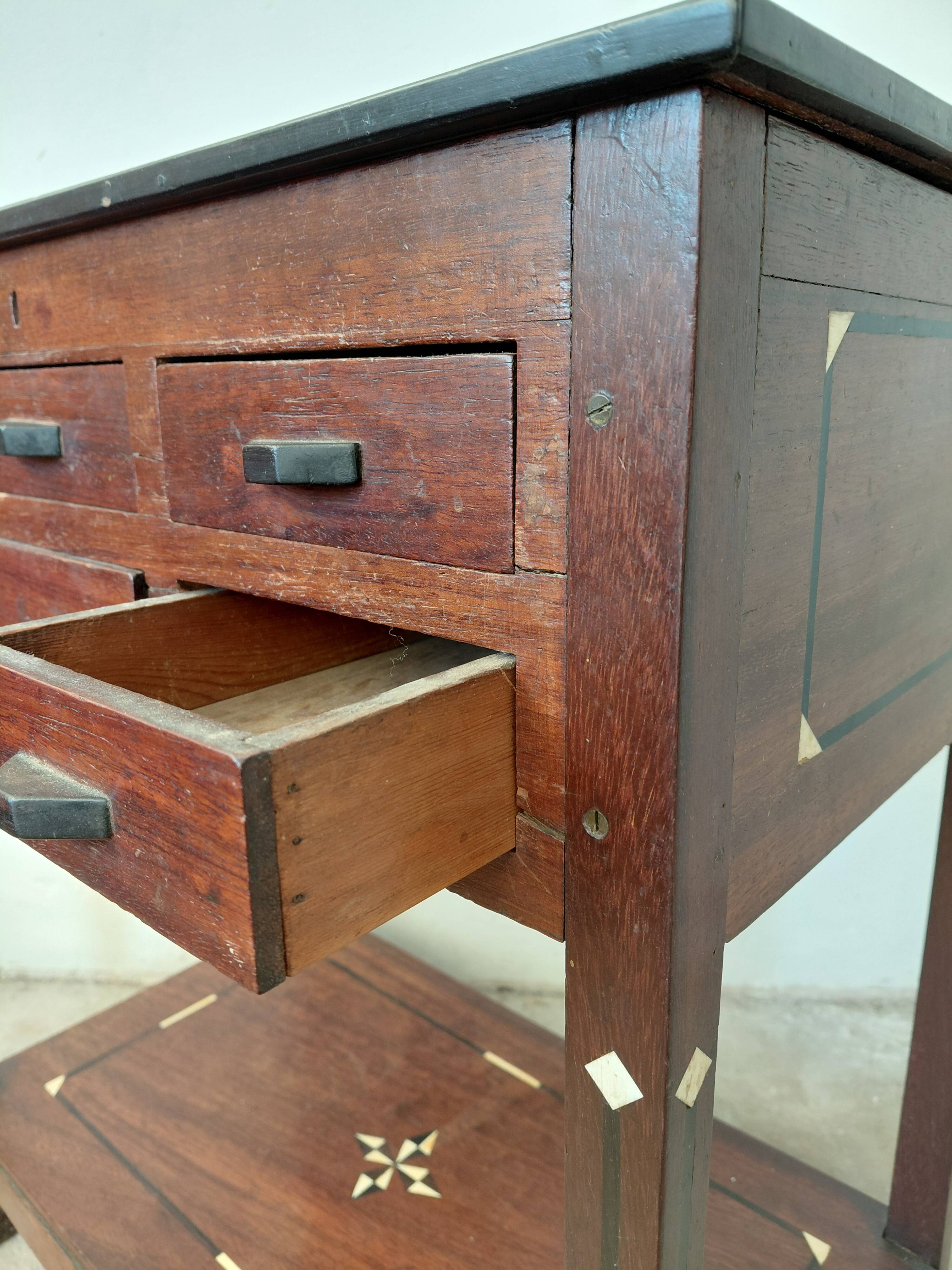 Small oriental piece of furniture