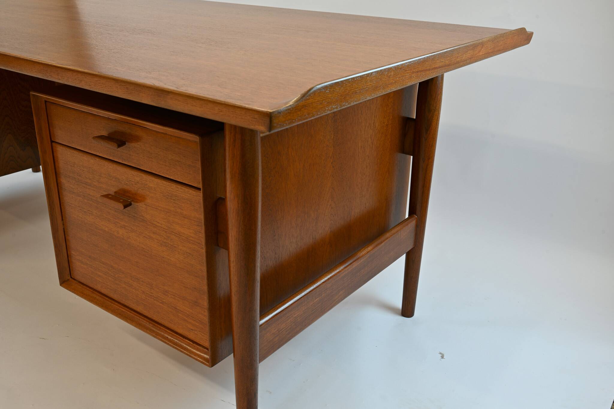 Arne Vodder desk in teak