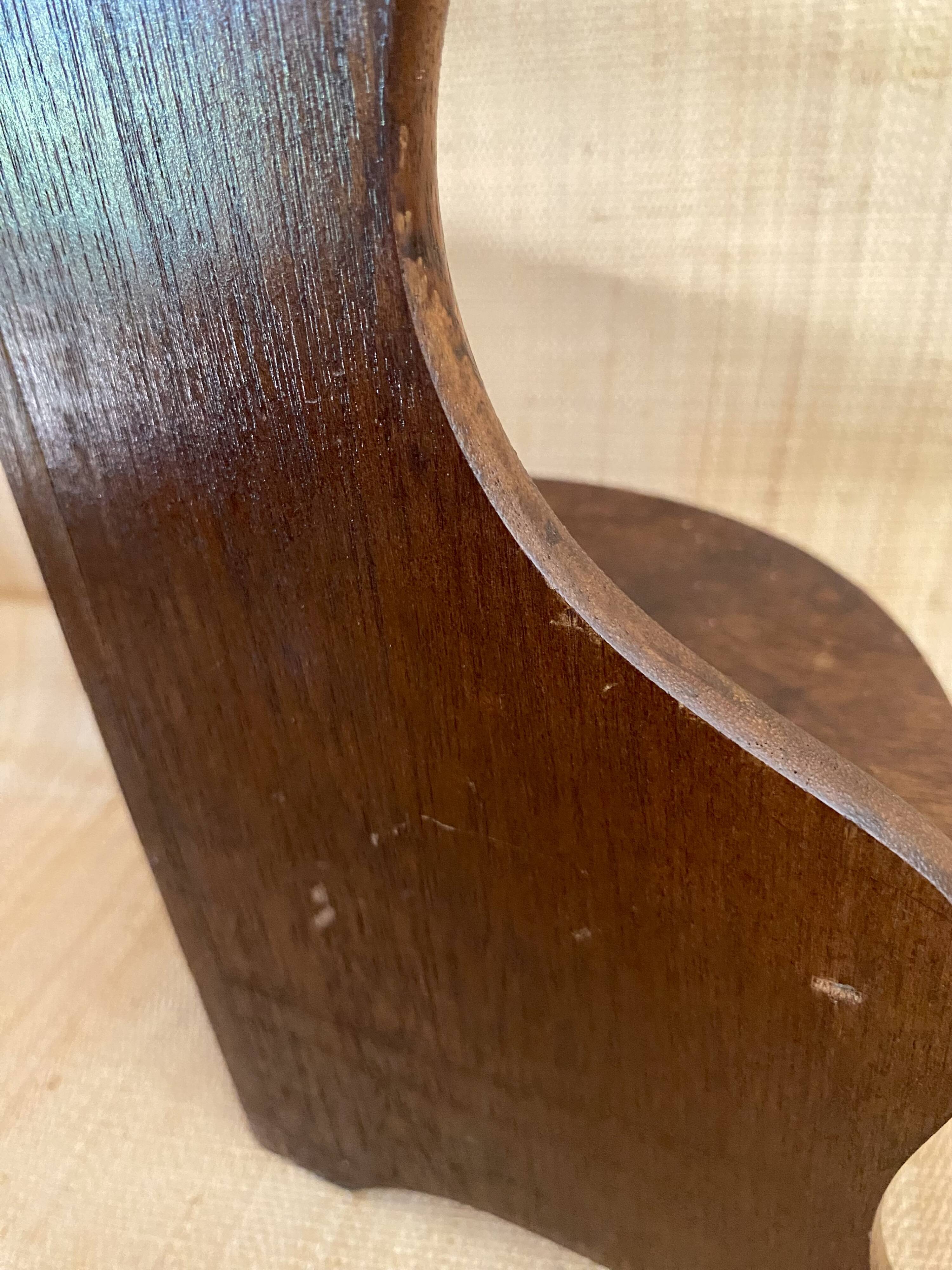 Corner mini shelf