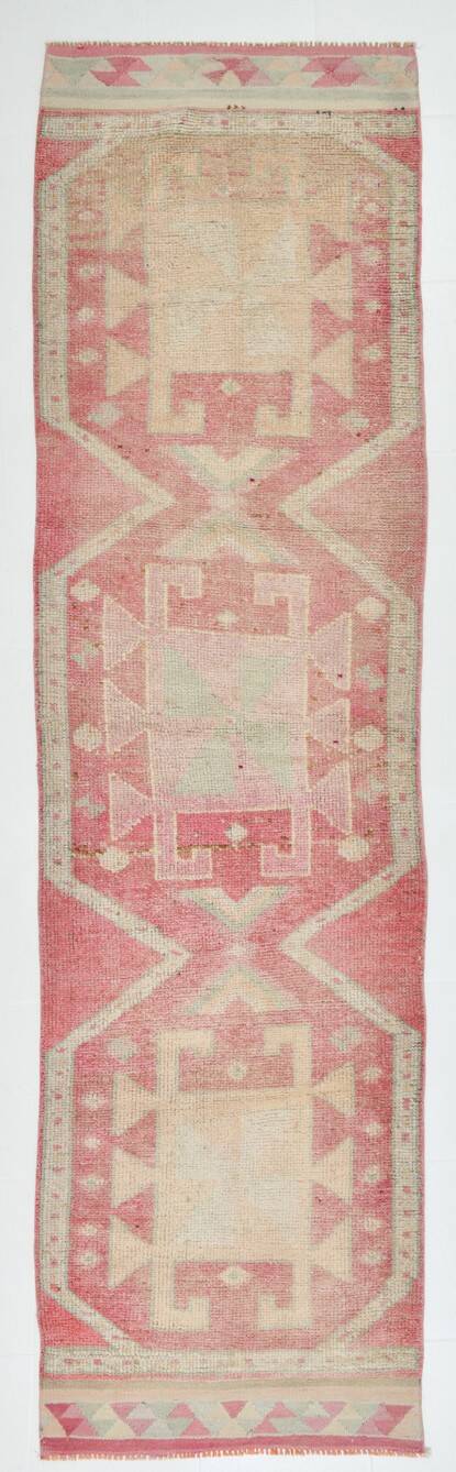 Tapis couloir vintage rose et vert pastel, charme bohème anatolien