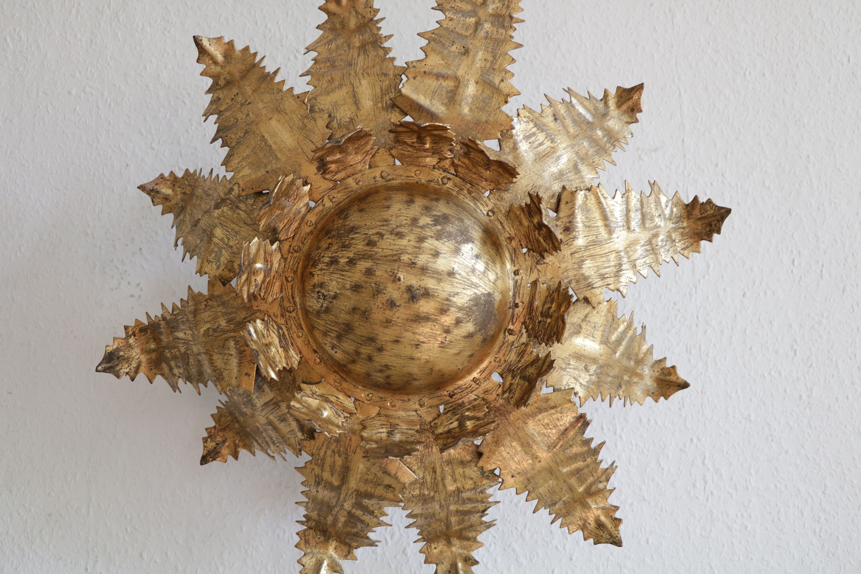 Vintage sunburst ceiling light, gold, floral pattern, 50s brutalism