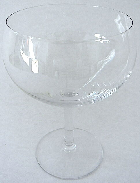Suite of six beer glasses on foot in colorless crystal