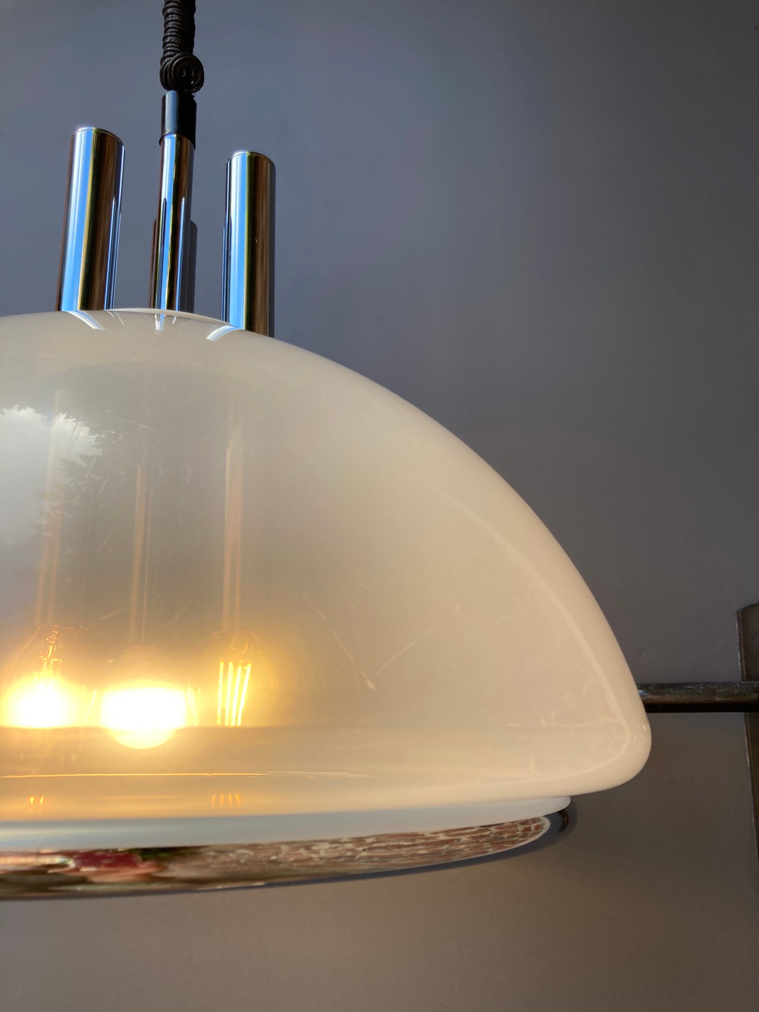 Vintage Italian suspension in rise and down