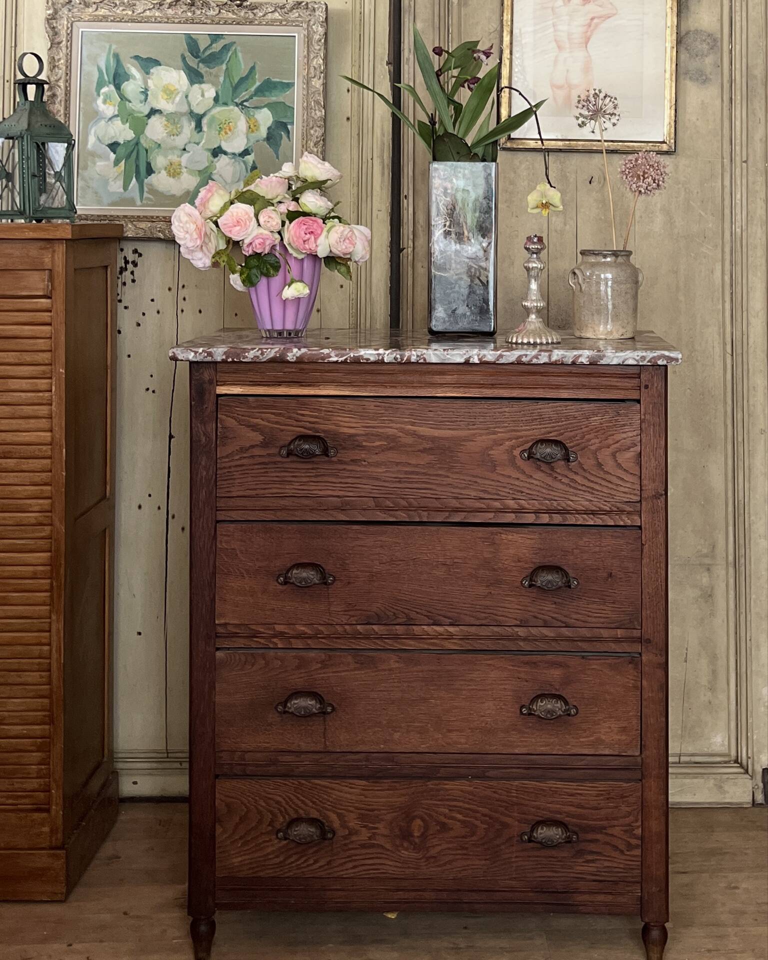 Antique chest of drawers