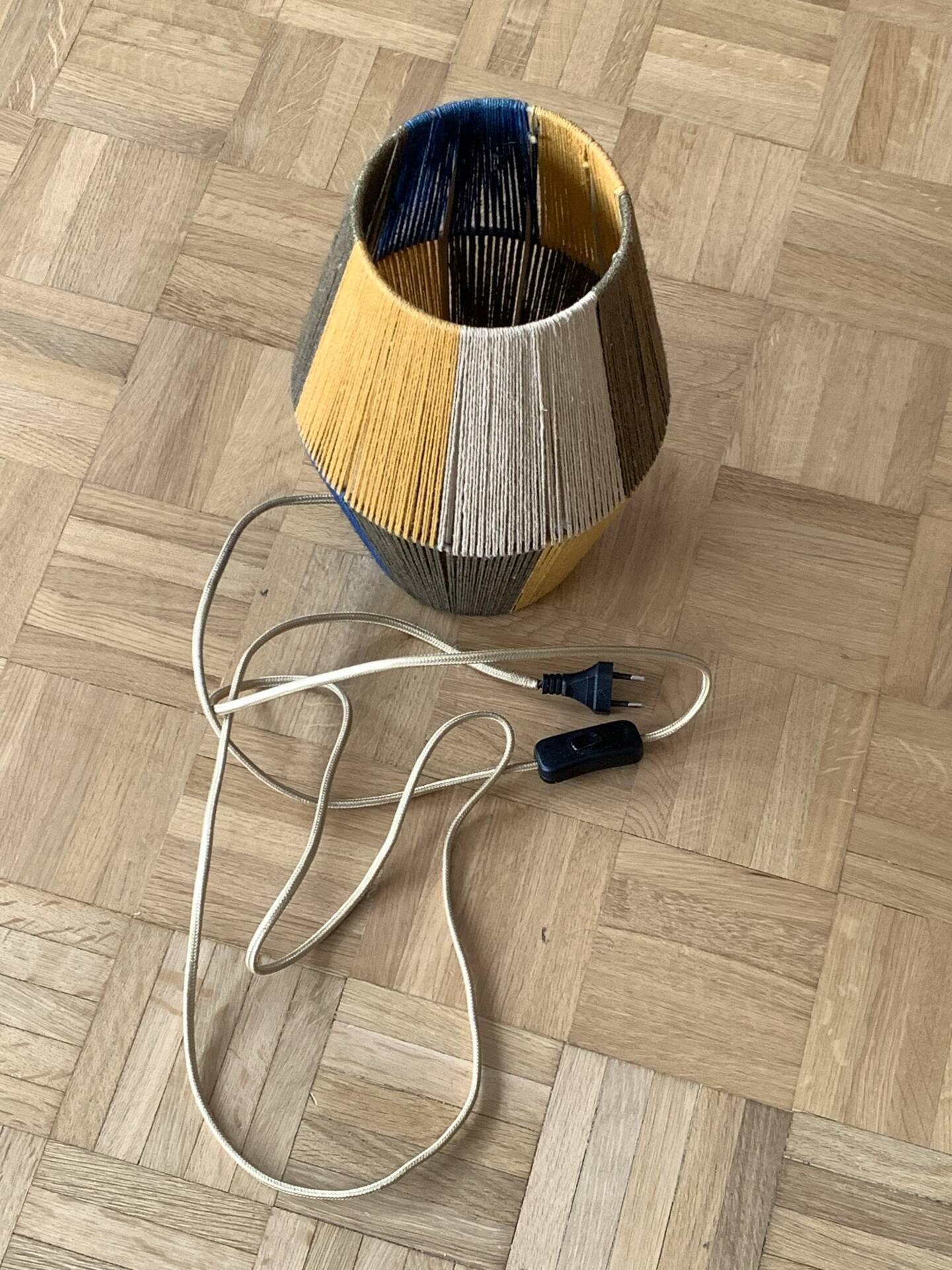 Ana Kras type wire lamp