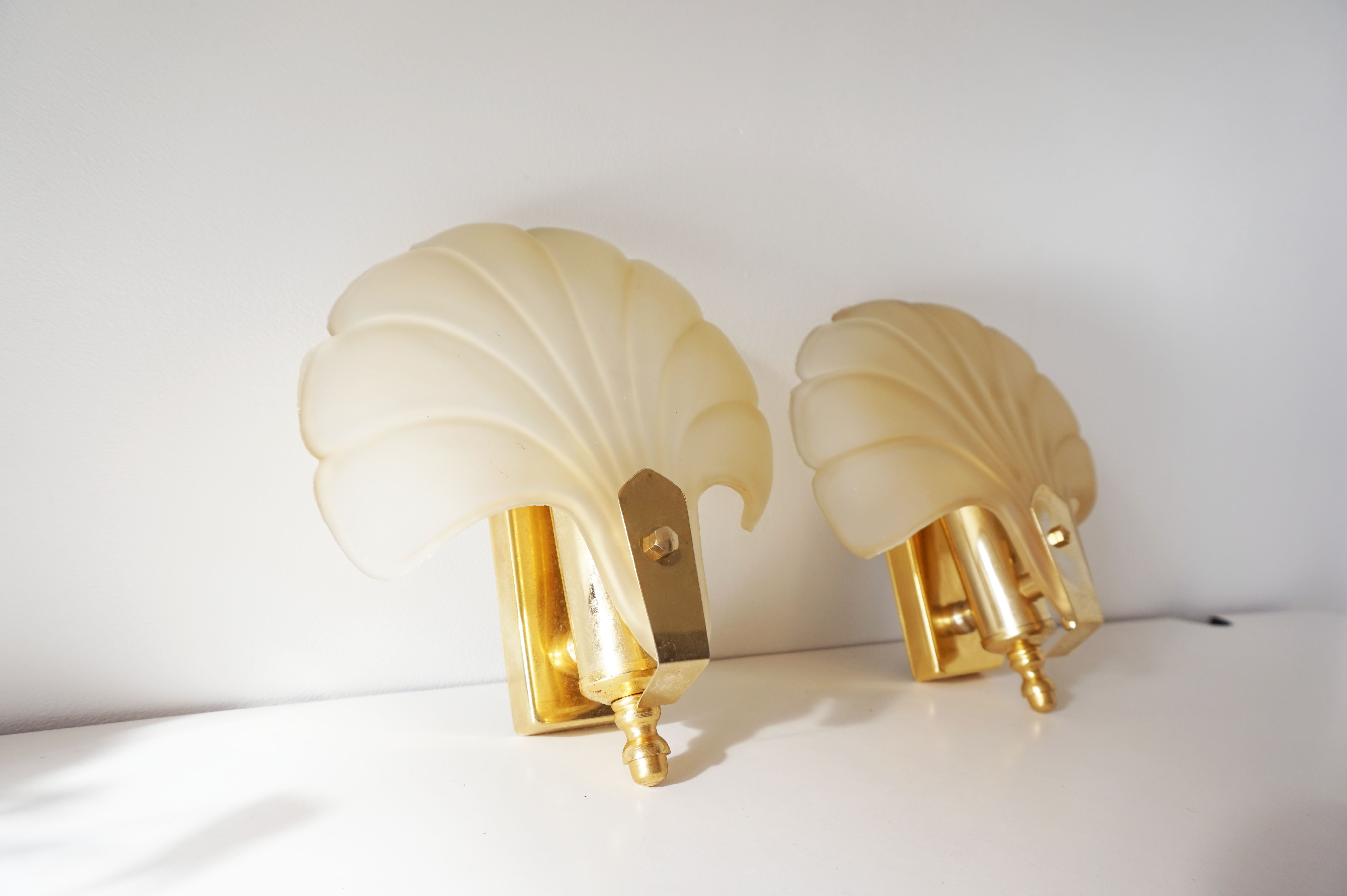 Pair of glass shell appliques
