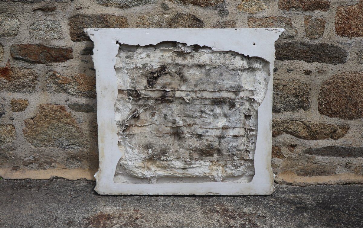 Bas-relief in plaster