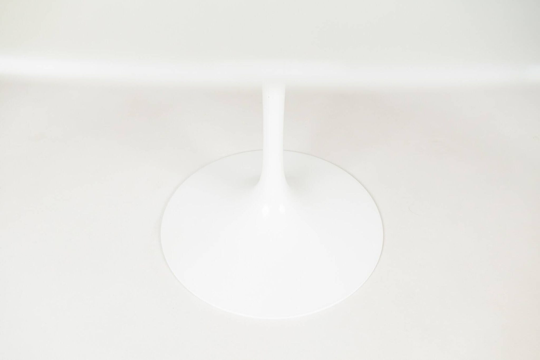 Table à manger ronde tulipe en marbre par Eero Saarinen, années 2000
