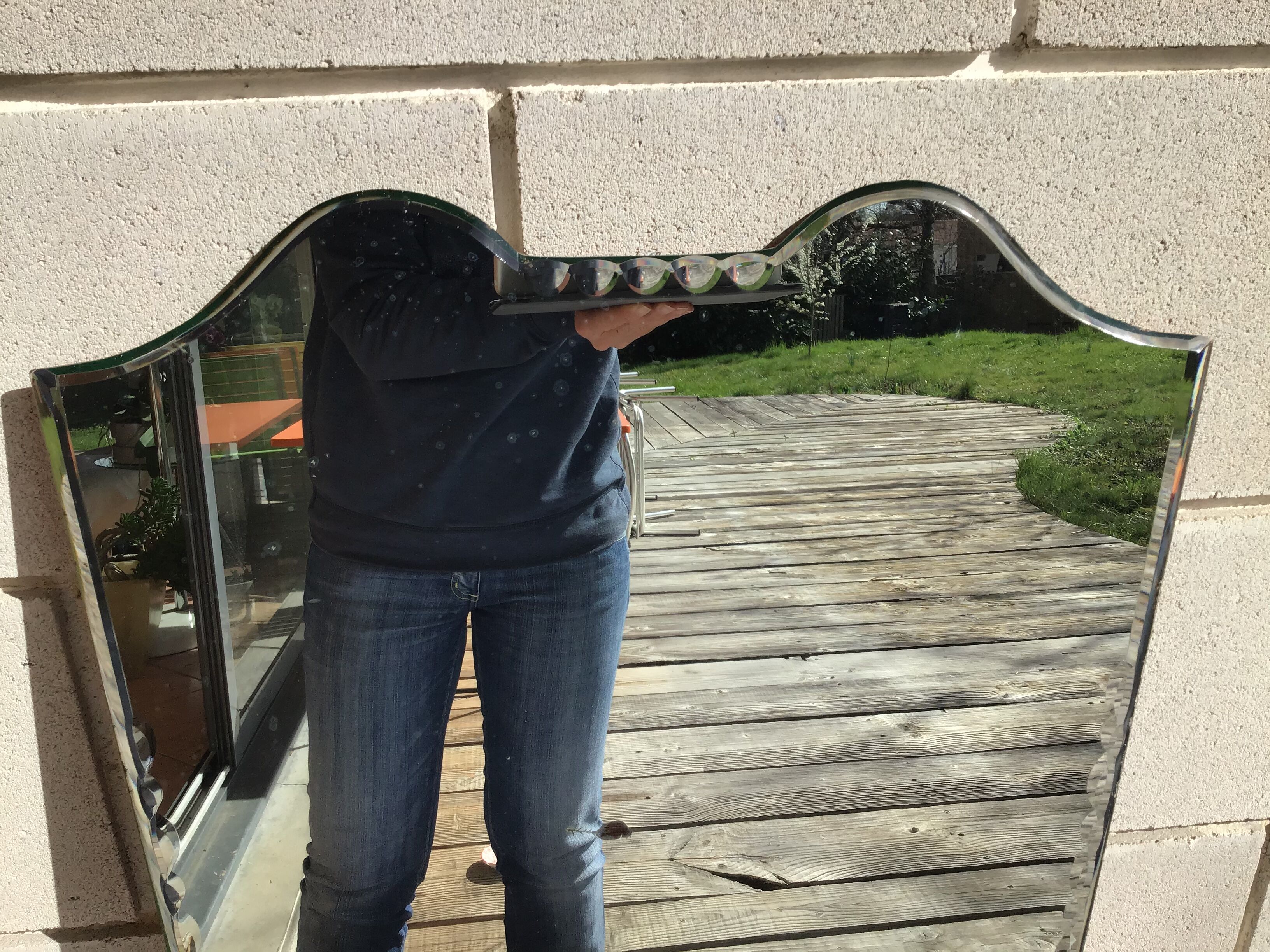 Bevelled mirror trapeze two waves at the top