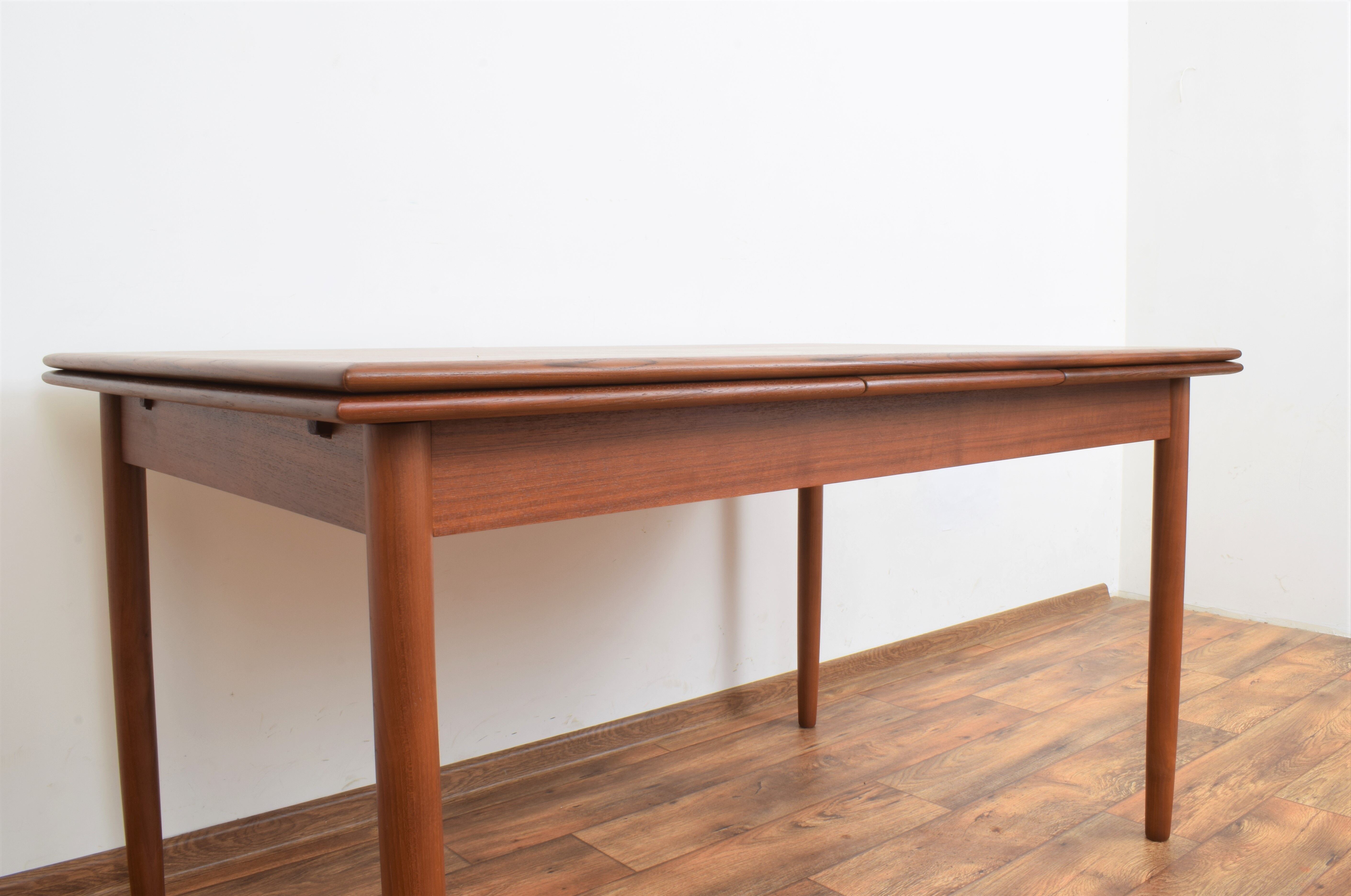 Mid-century danish teak extendable dining table, 1960