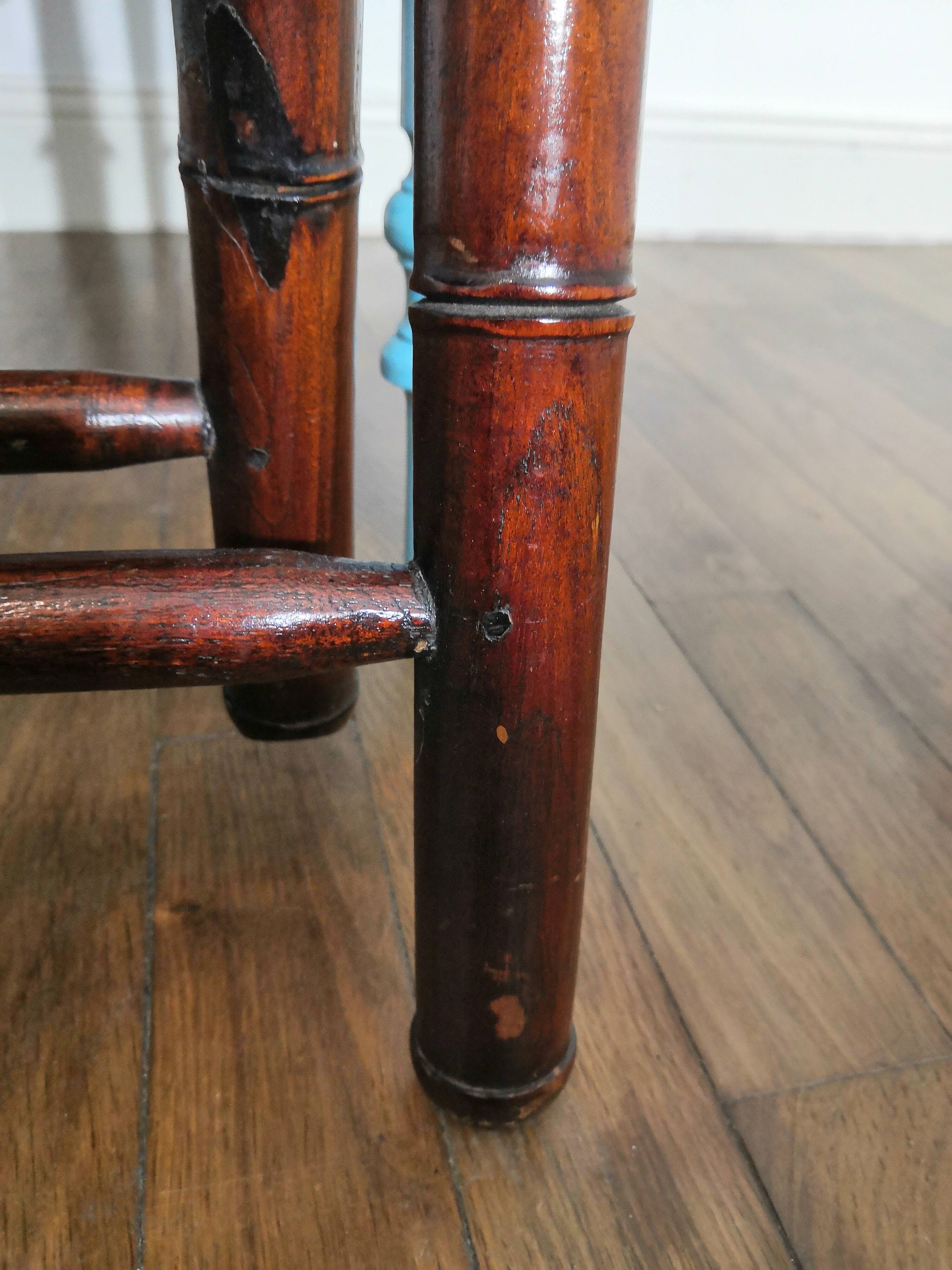 Colonial foldable chair