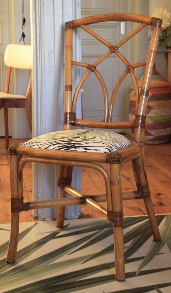 Chaise en bambou assise zébrée