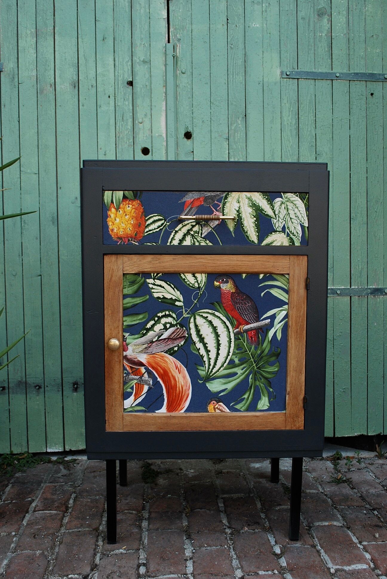 Buffet Mado renovated blue night