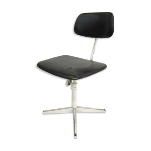 chaise de travail conçue