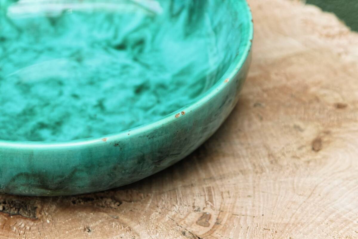 Art deco fruit bowl in green moiré ceramic