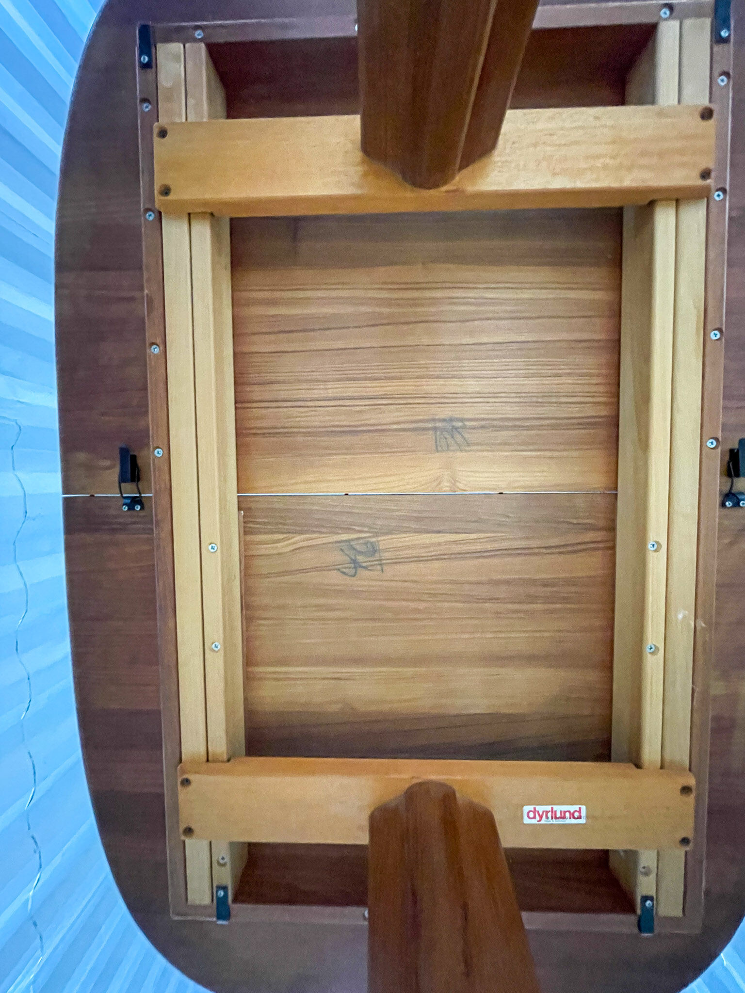 Dyrlund editor, scandinavian table in solid teak