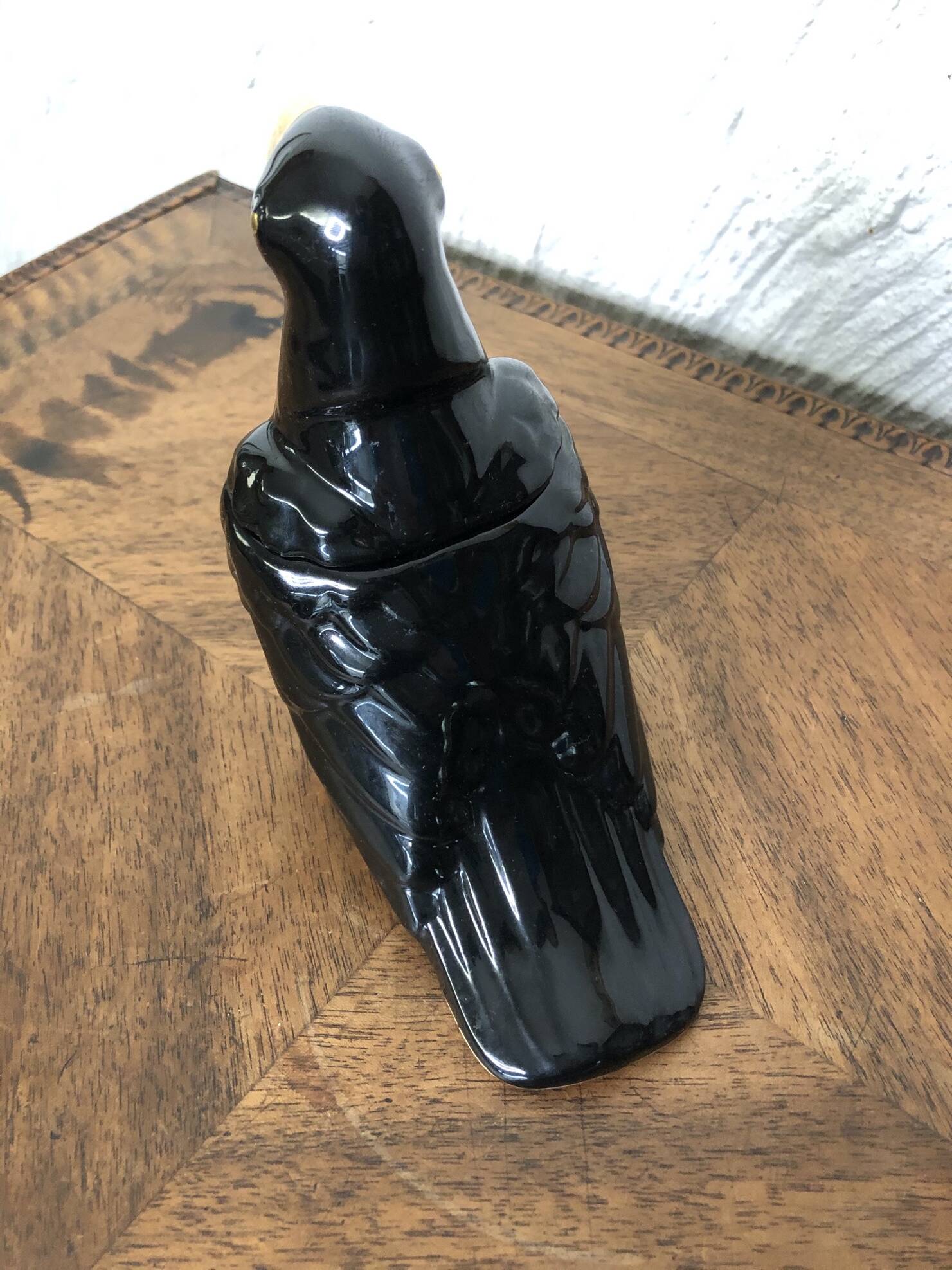 Jewelry box ceramic candy box black and gold bird shape