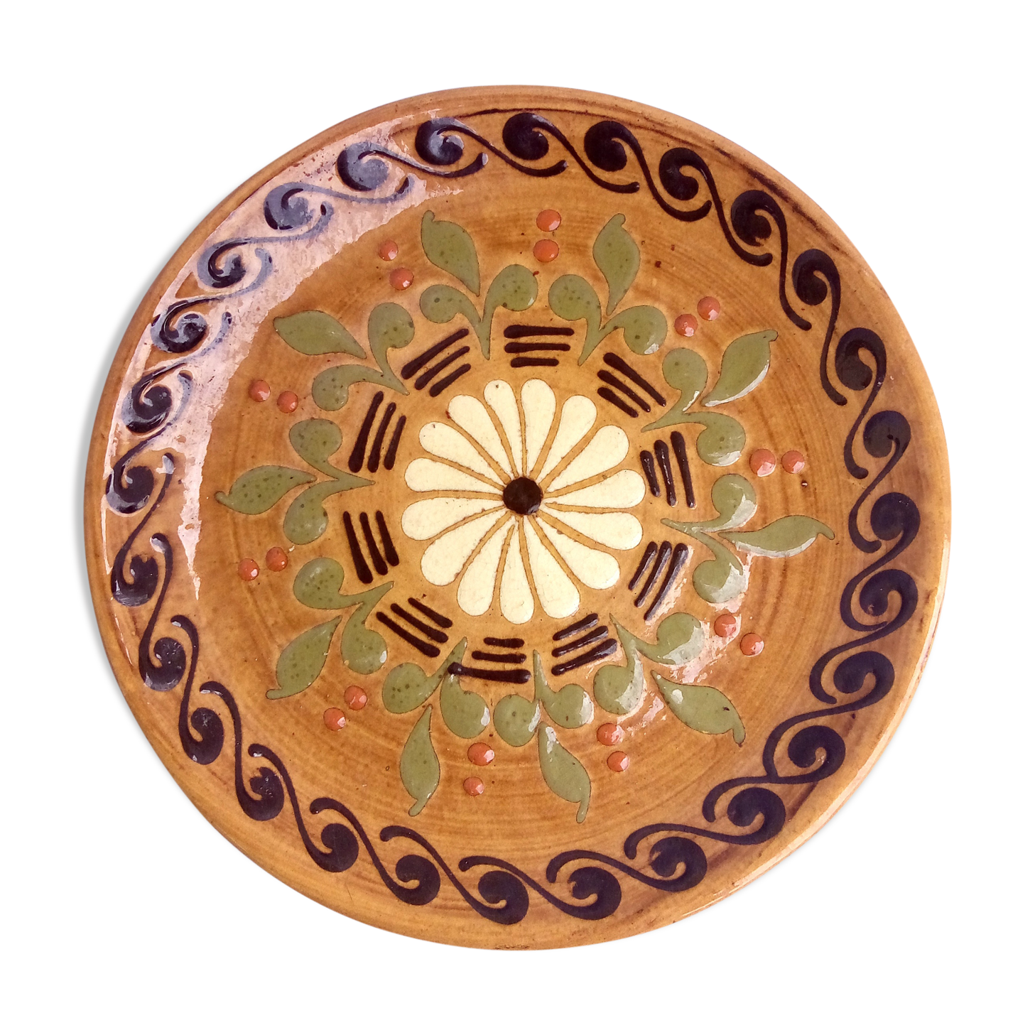 Assiette vintage aux motifs folkloriques et floraux