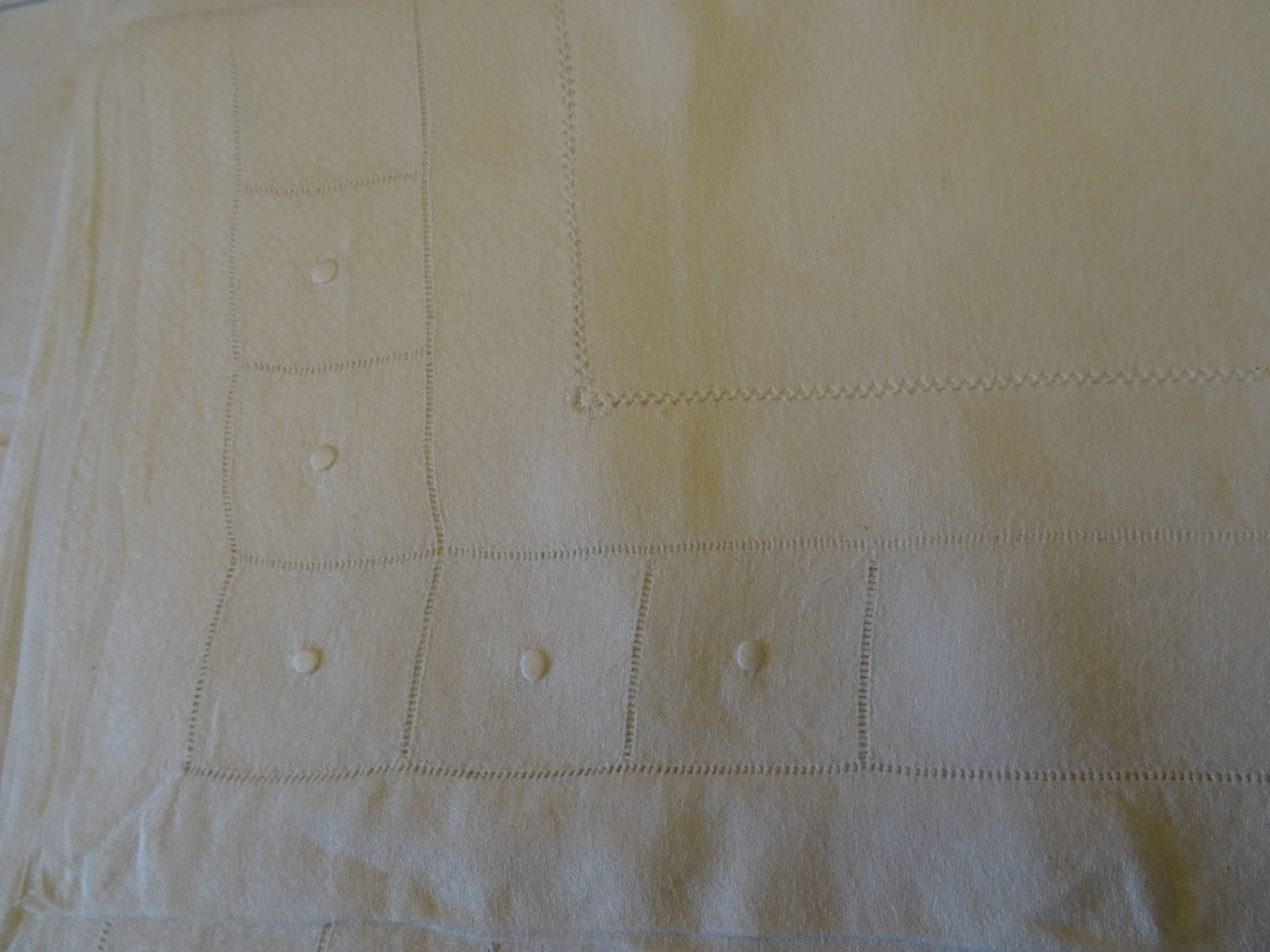 Linen tablecloth and its 11 towels