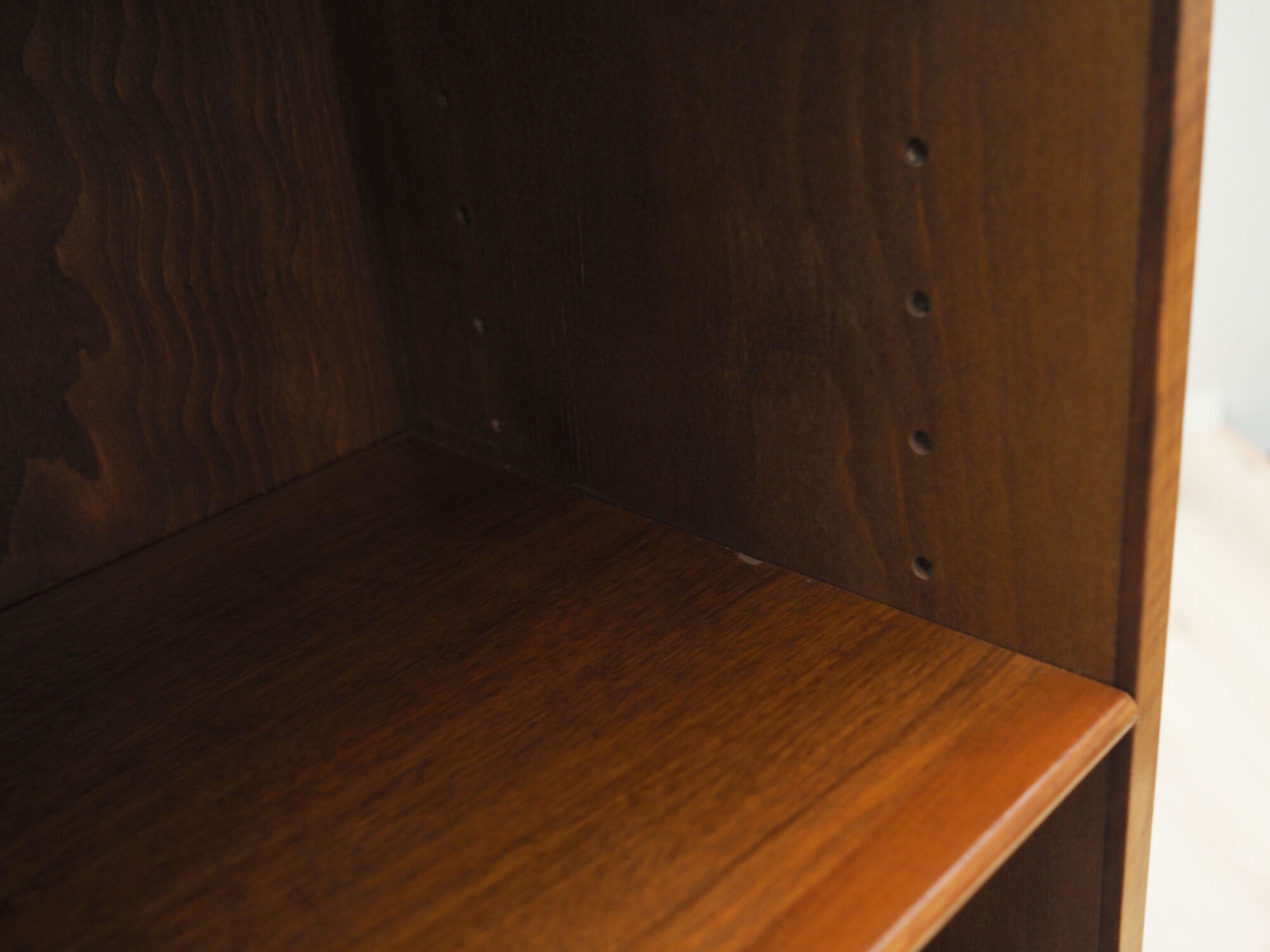 Walnut bookcase, Danish design, 1960s, designer: Børge Mogensen