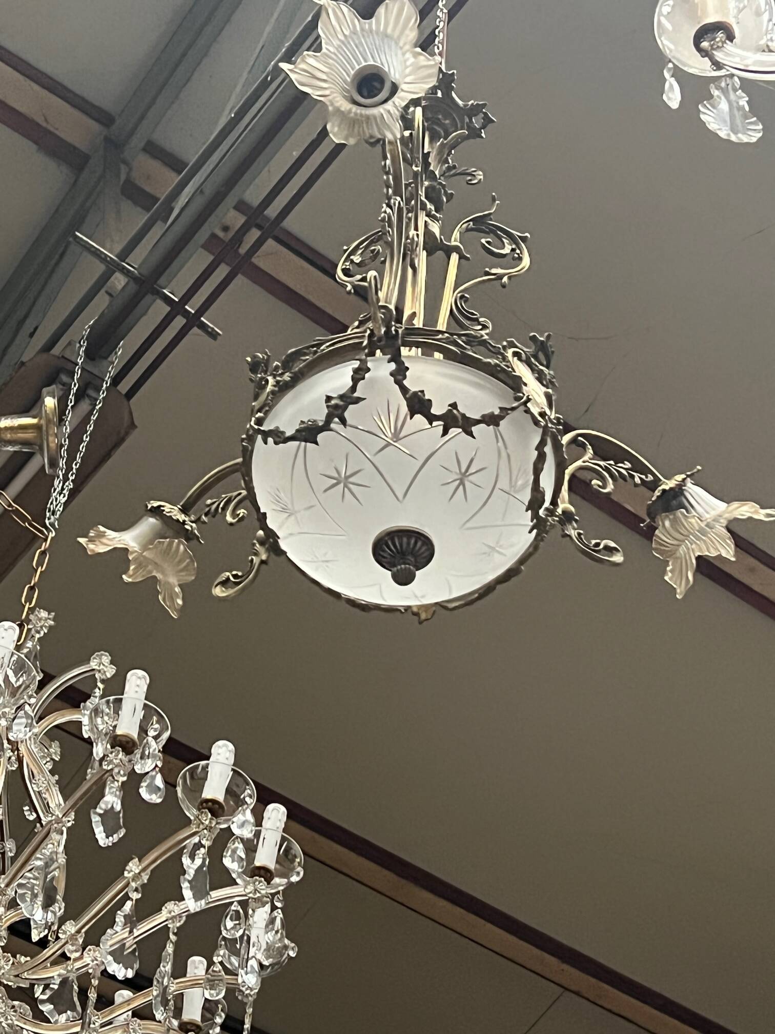 Louis XV style chandelier. Solid bronze, crystal.