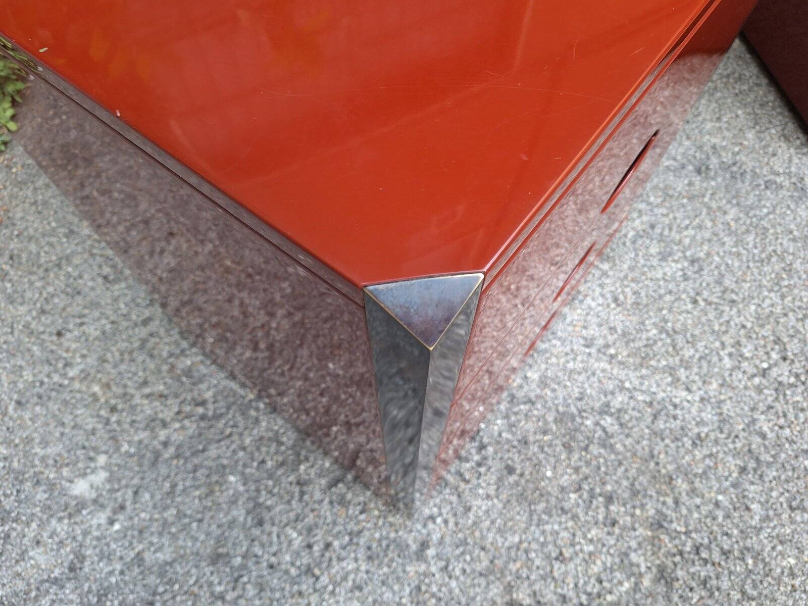 Como Bedside Tables MB3 Model in Red Lacquer and Burnished Brass by Luigi Caccia Dominioni for Azucena, 1970s, Set of 2