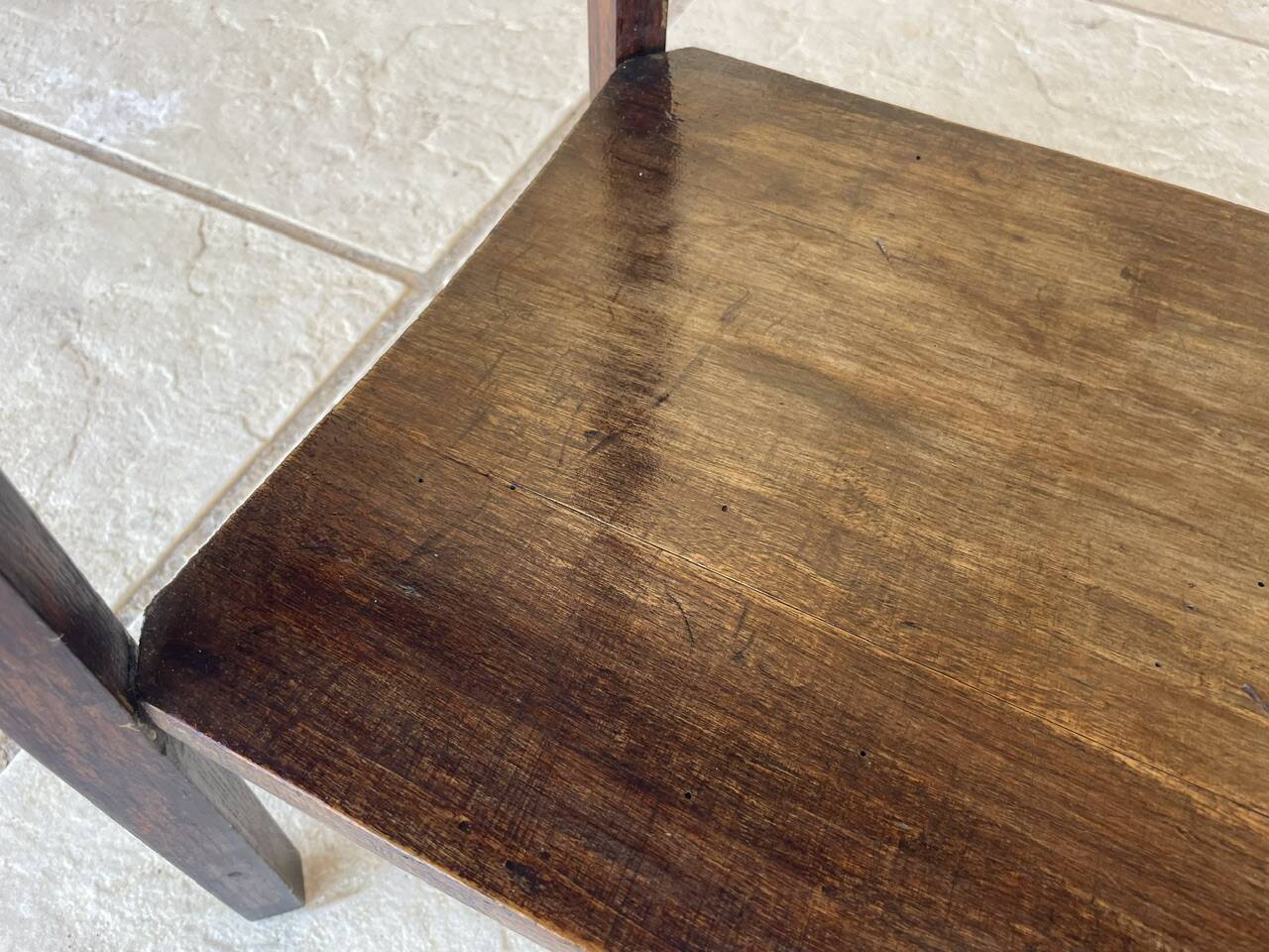 Table d'appoint Art déco en noyer avec étagère, années 1930