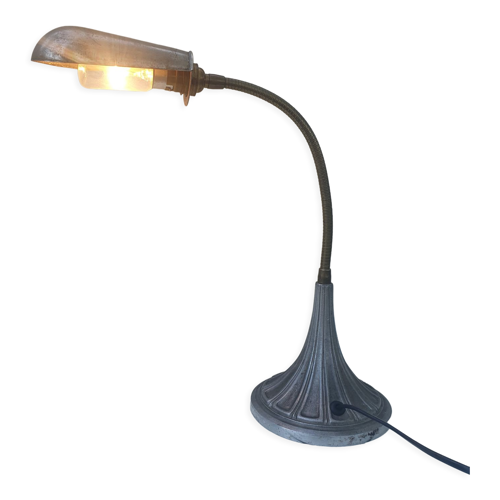 Lampe d'atelier ou de bureau avec flexible