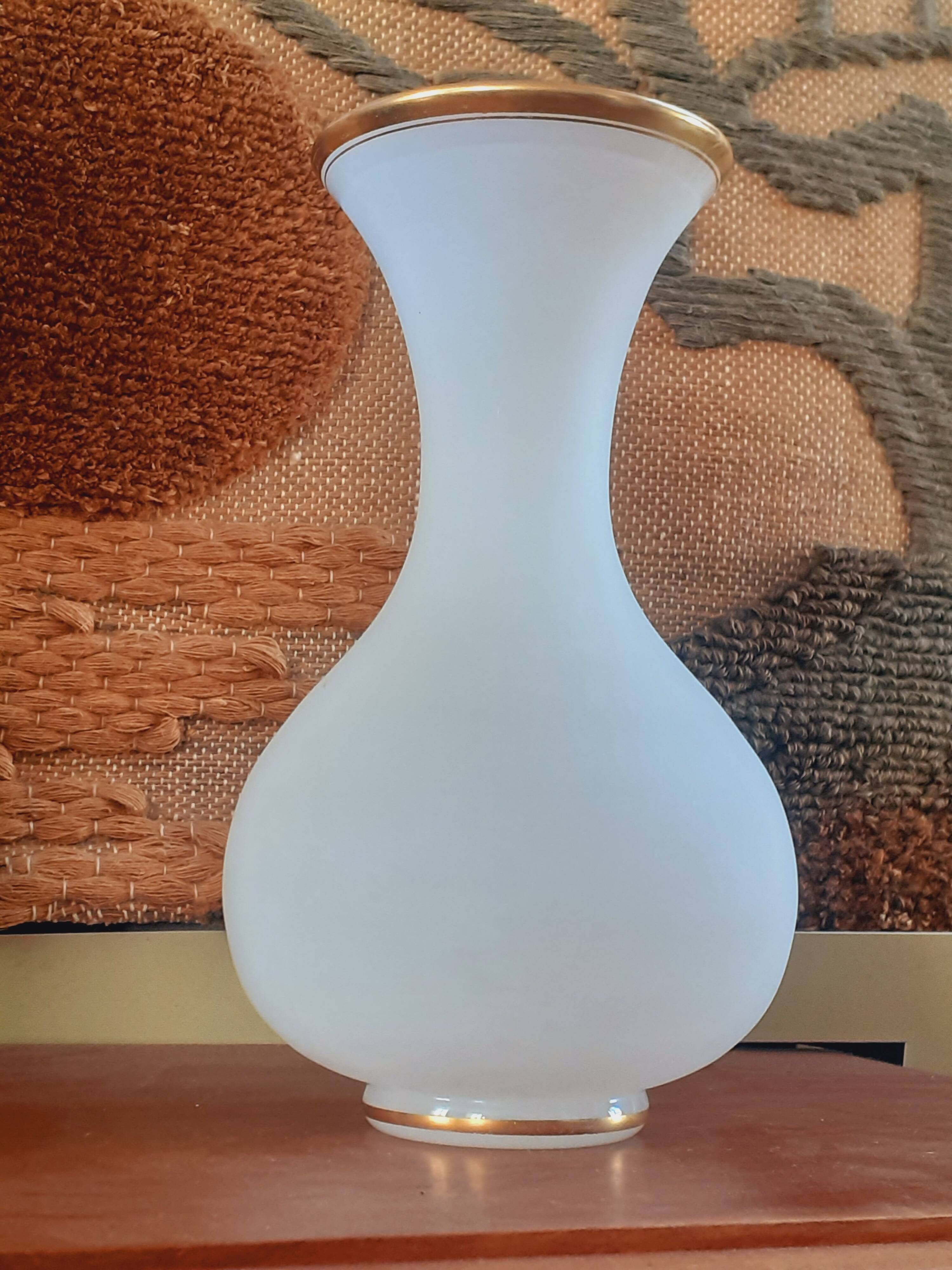 Vase en opaline et dorure début XIX ème