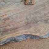 Plateau ancien en bois brutaliste