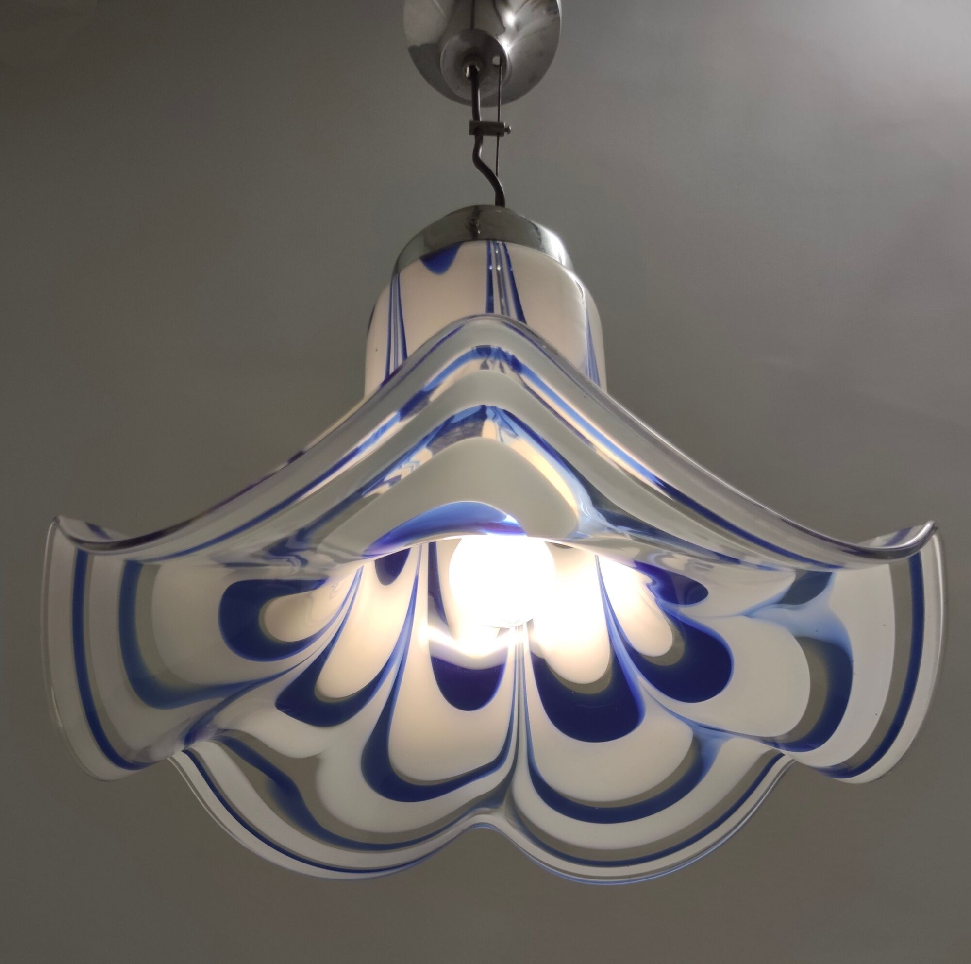 Postmodern blue & white murano glass pendant lamp