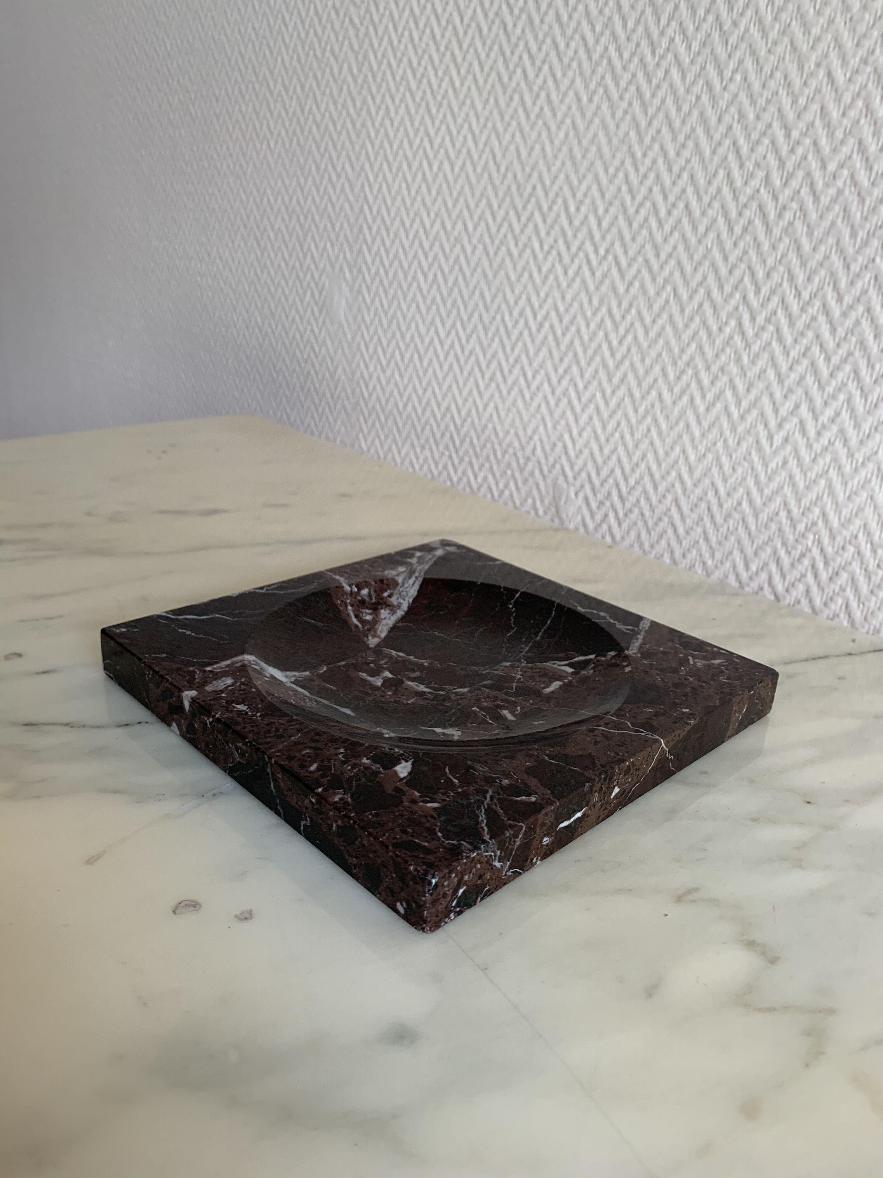 Marble vine ashtray