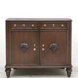 Une commode ancienne des années 1920. Après rénovation professionnelle.