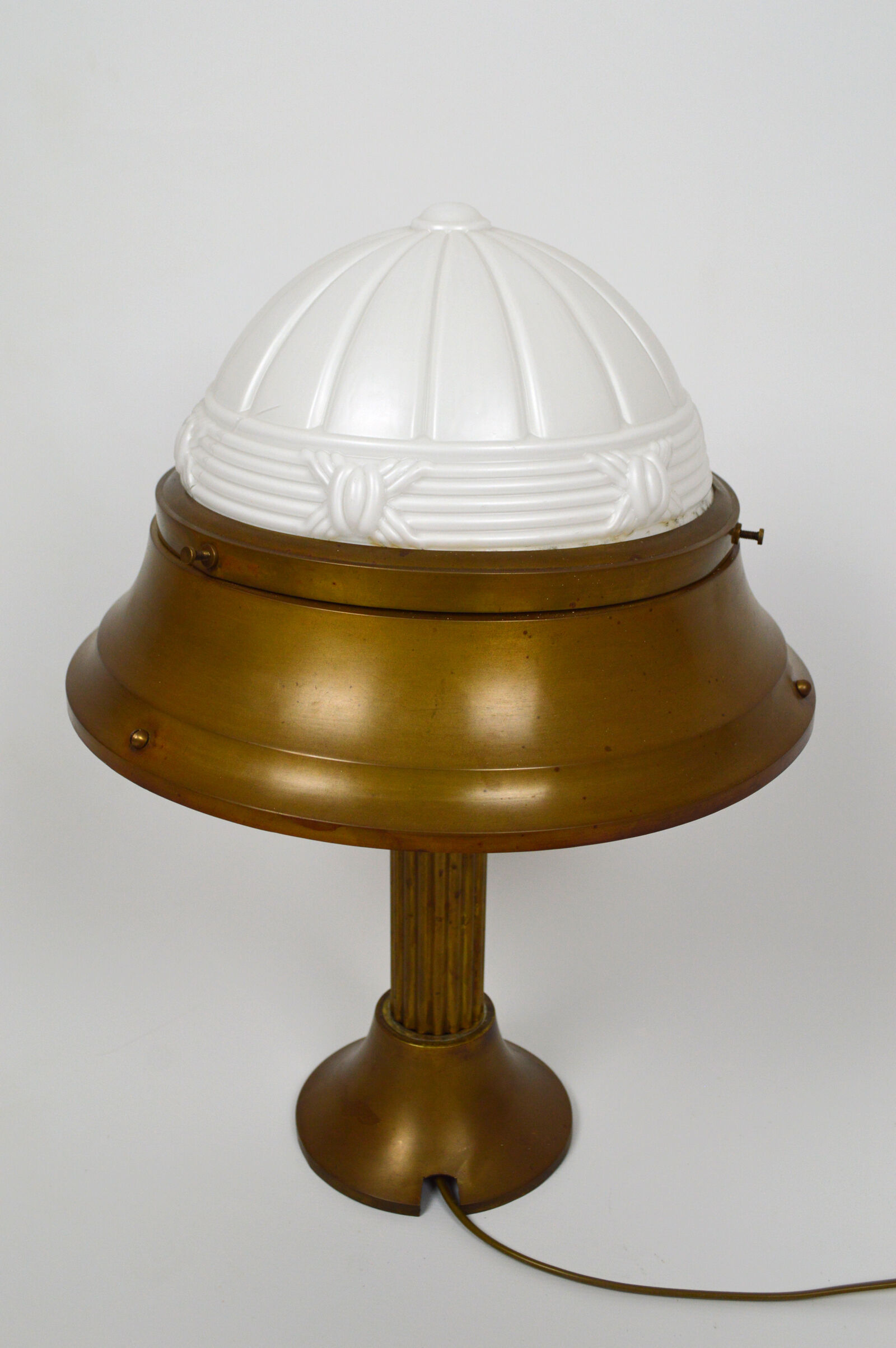 Art Deco lamp in patinated brass and moulded glass, circa 1930