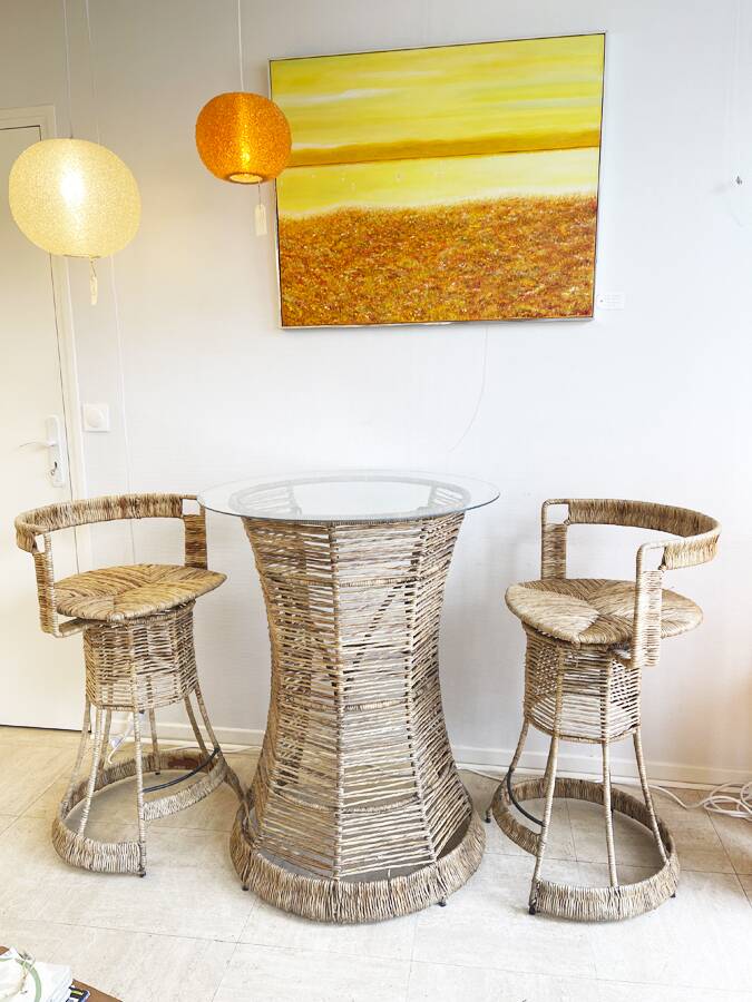 Garden bar in rattan and glass with its two stools – 1970s