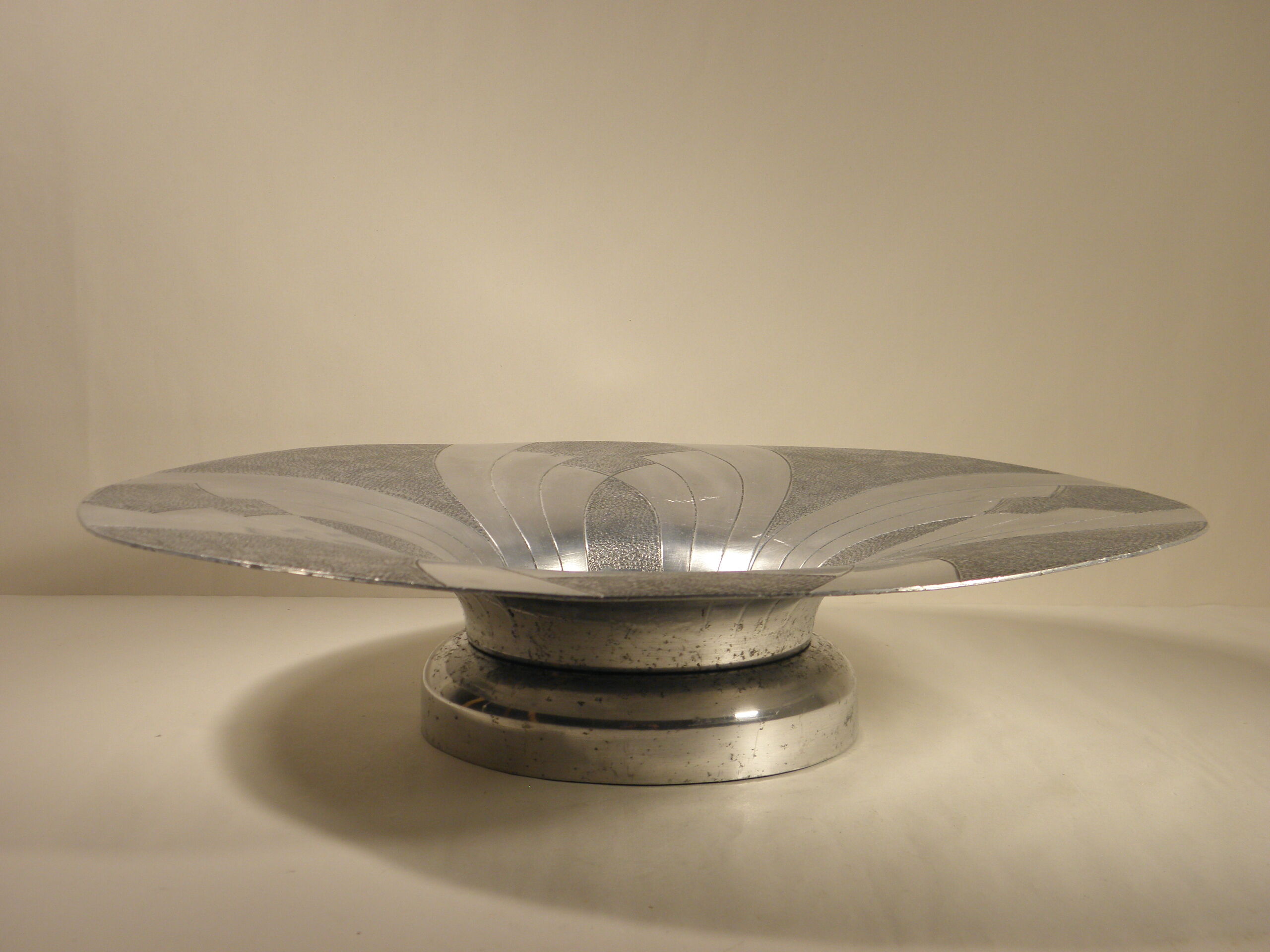 Art deco cup