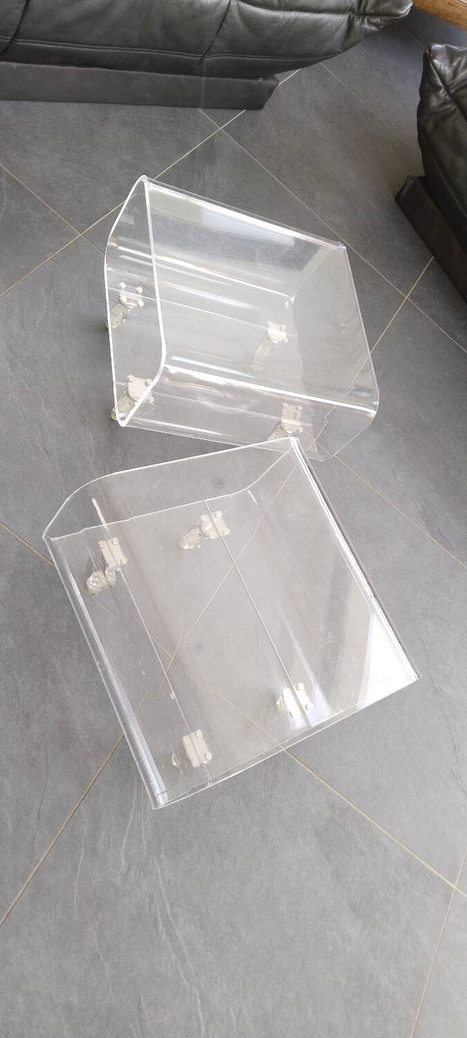 Plexiglas coffee table on wheels