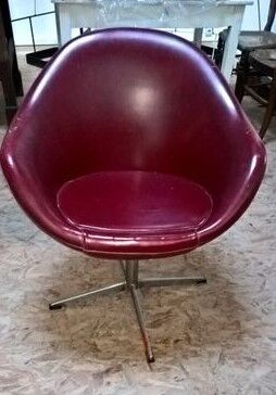 Swivel armchair stamped Henry Colomer