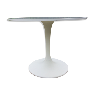 Vintage tulip foot table