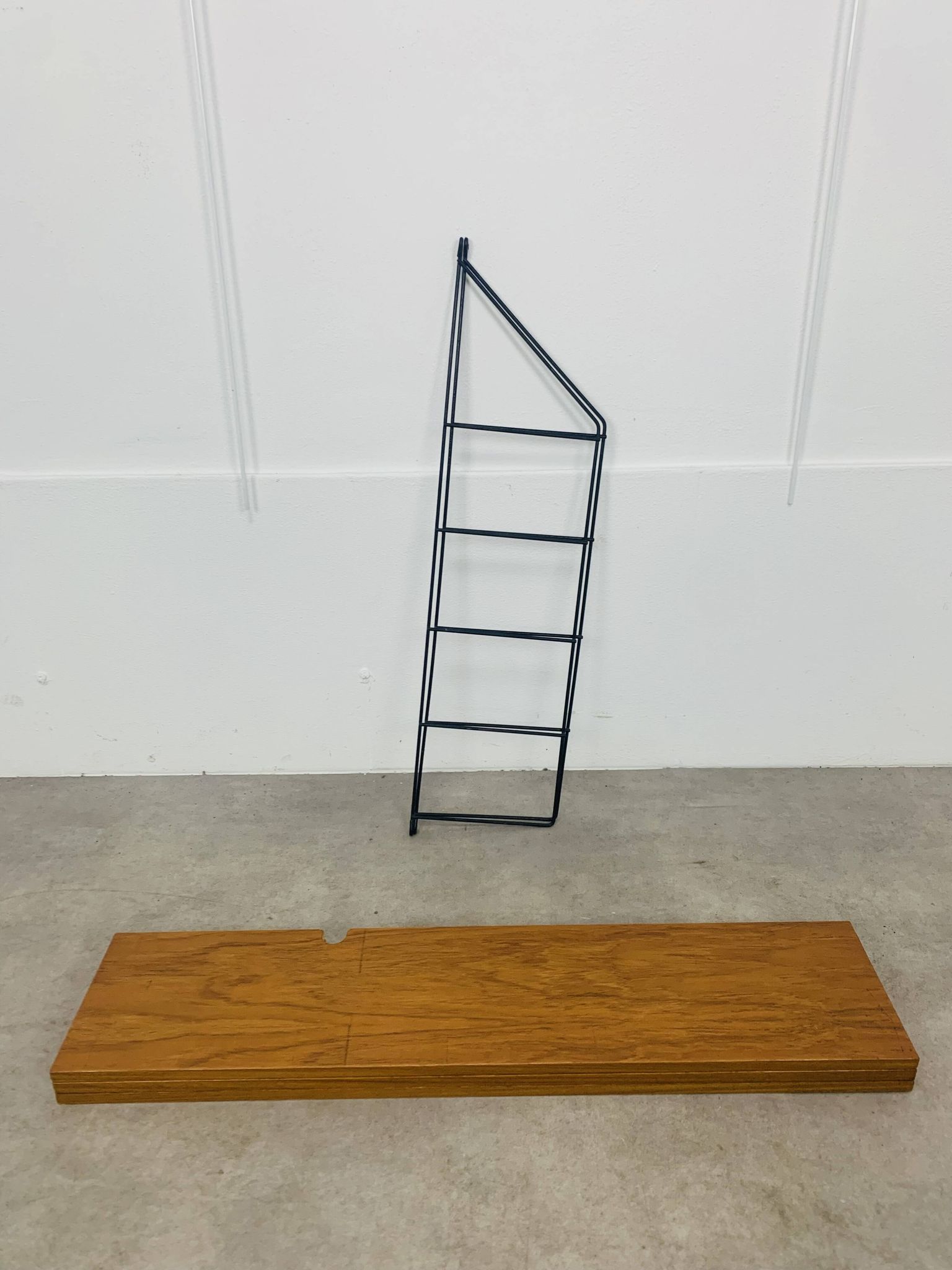 String shelf, teak and metal, 1960s