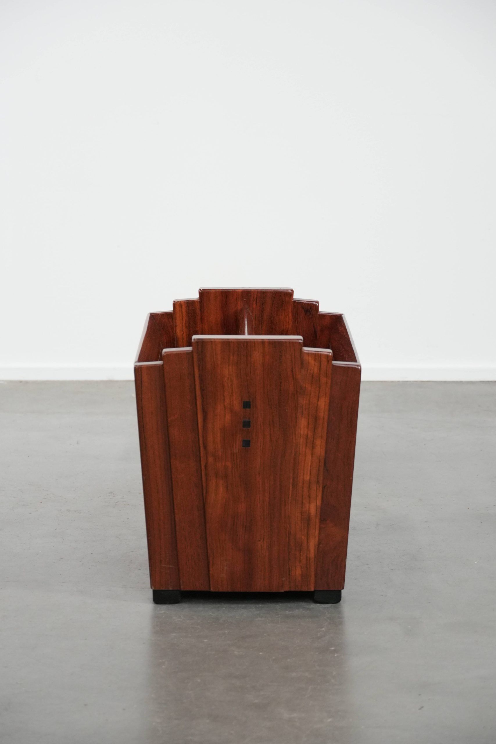 Luxury and beautiful Art Deco magazine rack