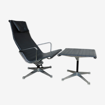 Fauteuil Lounge Chair EA124 & Ottoman EA125 par Charles & Ray Eames pour Herman Miller 1960s