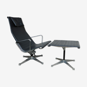 Lounge Chair Chair EA124 - Ottoman EA125 by Charles - Ray Eames for Herman Miller 1960s